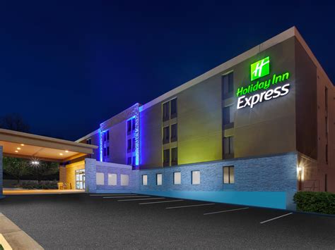 Hotel near Gatwick Airport near Three Bridges station, Crawley town centre & Manor Royal Business District. ... Check-in at Holiday Inn Express London Gatwick - Crawley is from 3:00 pm, and check-out time is 12:00 pm. Contact the hotel directly for options available for early check-in or late check-out. ... Book online or call: 1 877 834 3613 ...
